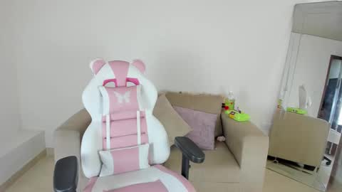    online show from February 23, 9:37 pm