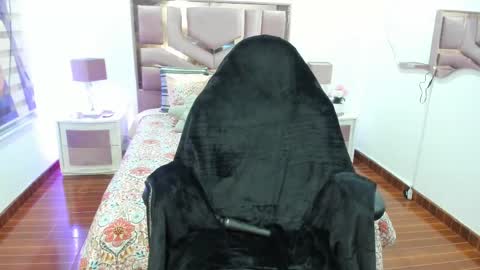 Charlote online show from February 17, 10:25 pm