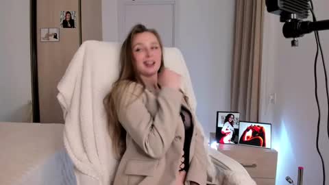 CharlottaWells online show from November 13, 3:11 pm