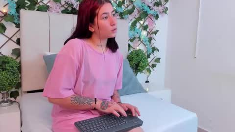 Charlotte Blossom online show from November 29, 8:01 pm