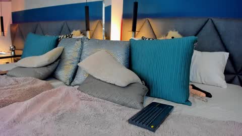 Charlotte online show from January 12, 5:11 pm