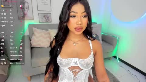 Snapshot of charlotte_es chatting on December 14, 6:20 pm Charlotte online show from December 14, 6:20 pm