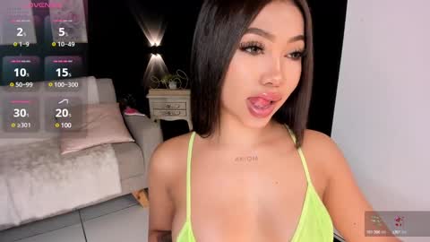 Snapshot of charlotte_es chatting on January 17, 8:44 pm Charlotte online show from January 17, 8:44 pm