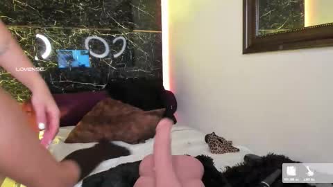 charlotte_line online show from October 27, 6:45 pm