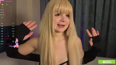 Snapshot of charlotte_wxw chatting on December 1, 5:18 pm charlotte_wxw online show from December 1, 5:18 pm