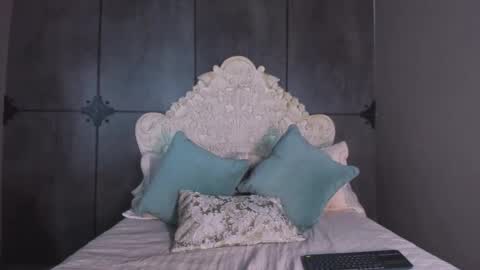 Snapshot of charlottegray_1 chatting on October 29, 12:18 pm charlottegray_1 online show from October 29, 12:18 pm