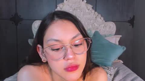 Snapshot of charlottegray_1 chatting on November 2, 12:57 am charlottegray_1 online show from November 2, 12:57 am