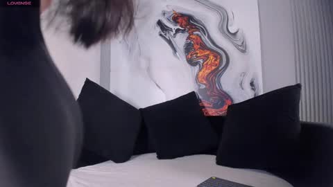 Snapshot of charlottegray_1 chatting on November 10, 12:15 pm charlottegray_1 online show from November 10, 12:15 pm