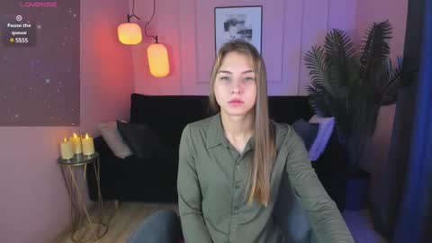 Snapshot of charmbianca chatting on February 20, 5:23 am Bianca online show from February 20, 5:23 am