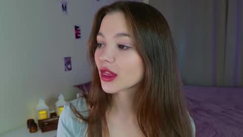 Snapshot of charming_bliss chatting on September 14, 3:44 pm Kaylee online show from September 14, 3:44 pm