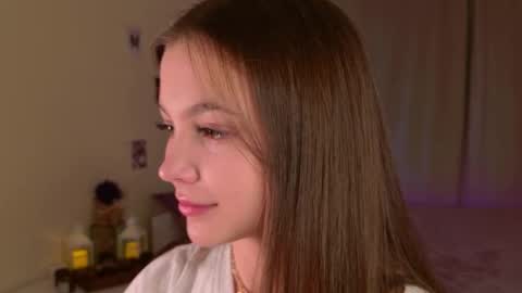 Snapshot of charming_bliss chatting on September 18, 3:58 pm Kaylee online show from September 18, 3:58 pm