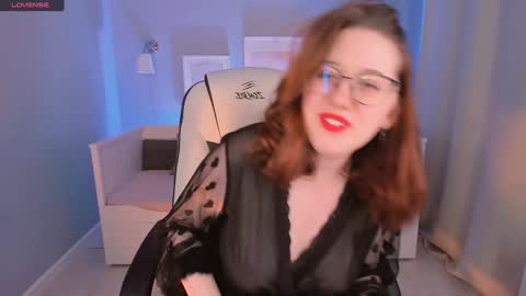 Snapshot of charmygrace chatting on January 26, 9:29 am Grace online show from January 26, 9:29 am