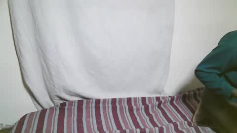 charmzboy online show from November 17, 3:45 am