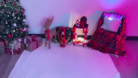 JASMINE   usually going live about 2 am UTC  online show from December 26, 3:38 am