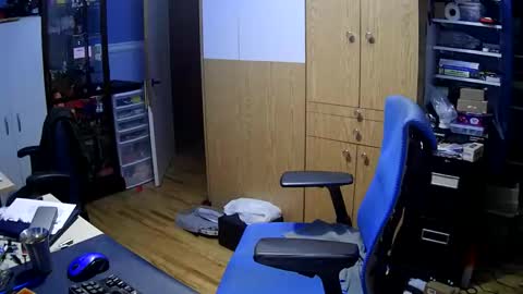 wanaBeYourToy online show from October 24, 10:11 am