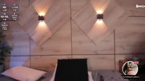 Snapshot of chelsey_hudson chatting on February 14, 5:46 pm chelsey_hudson online show from February 14, 5:46 pm