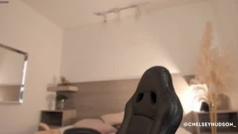 Snapshot of chelsey_hudson chatting on September 23, 12:52 pm chelsey_hudson online show from September 23, 12:52 pm