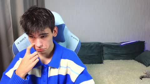 LUCASRYANPVT IS OPEN online show from December 4, 3:59 am