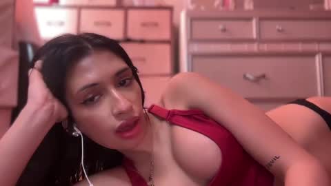 cherliecarmen online show from February 21, 9:11 pm