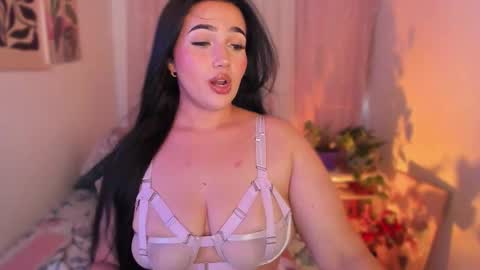 Snapshot of cherries_and_wine_ chatting on November 12, 7:35 pm cherries_and_wine_ online show from November 12, 7:35 pm