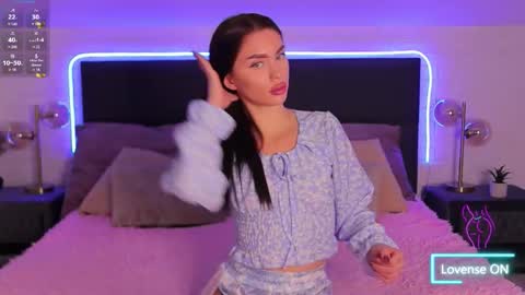 Cherry  Kiss online show from September 17, 7:04 pm