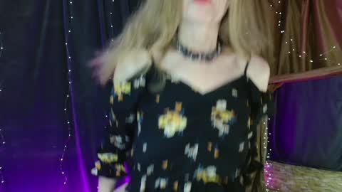 Snapshot of cherry_blossomsx chatting on December 9, 6:01 am thanks guys see you tomorrow online show from December 9, 6:01 am