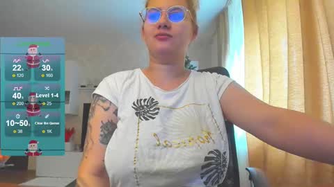 Snapshot of cherry_pie_69 chatting on December 30, 8:10 am mayra online show from December 30, 8:10 am