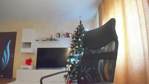 Snapshot of cherry_pie_69 chatting on January 25, 8:10 am mayra online show from January 25, 8:10 am