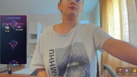 Snapshot of cherry_pie_69 chatting on February 23, 9:33 am mayra online show from February 23, 9:33 am