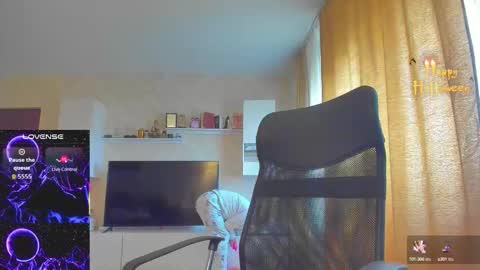 Snapshot of cherry_pie_69 chatting on October 26, 8:20 am mayra online show from October 26, 8:20 am