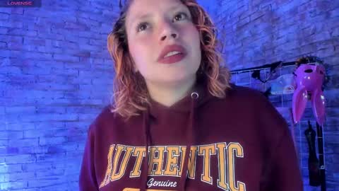     online show from September 20, 11:33 am