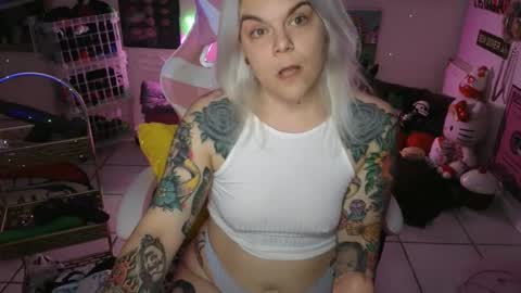 Snapshot of cherryb0mbb0mb chatting on December 2, 5:59 am CherryBombBomb online show from December 2, 5:59 am