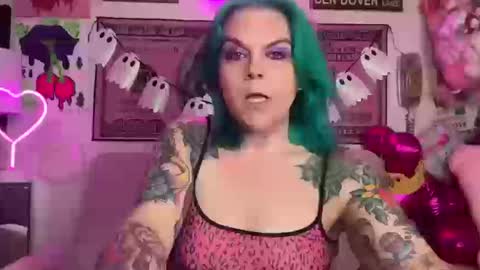 Snapshot of cherryb0mbb0mb chatting on October 12, 4:11 am CherryBombBomb online show from October 12, 4:11 am