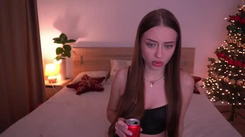 Snapshot of cherryblossom224 chatting on December 18, 11:00 pm Alisha online show from December 18, 11:00 pm