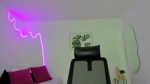 C H E R R Y online show from September 26, 11:58 am