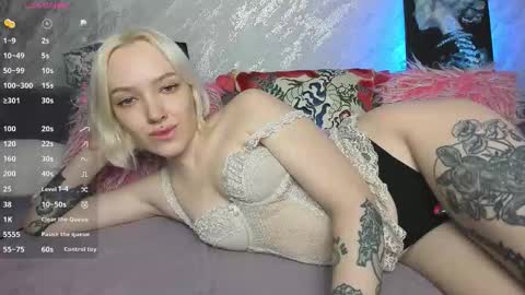 Snapshot of cherylmason chatting on November 27, 10:45 pm Cheryl online show from November 27, 10:45 pm