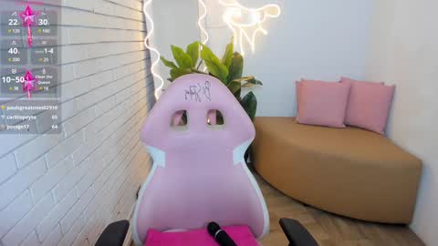 Chiara  online show from February 8, 6:12 am