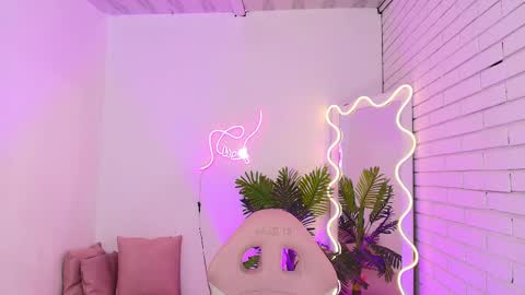 Chiara  online show from February 27, 6:50 am