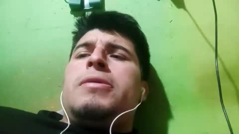 Snapshot of chilehot28 chatting on December 17, 12:27 am chilehot28 online show from December 17, 12:27 am