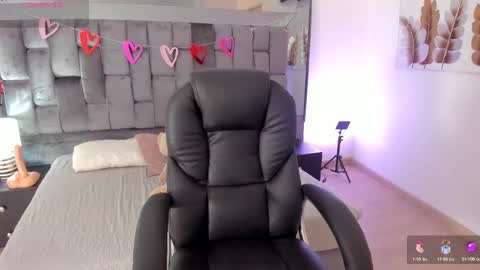 Chloe online show from February 16, 1:05 pm