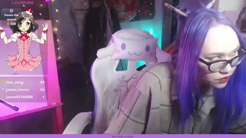 Snapshot of chloe_crystall_killer chatting on December 16, 1:32 pm chloe_crystall_killer online show from December 16, 1:32 pm