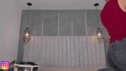 Snapshot of chloe_dee_ chatting on January 28, 10:56 am Chloe online show from January 28, 10:56 am