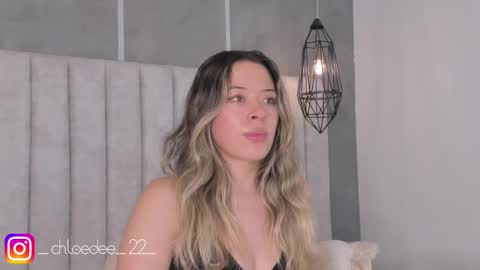 Snapshot of chloe_dee_ chatting on February 13, 4:50 pm Chloe online show from February 13, 4:50 pm
