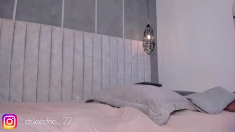 Snapshot of chloe_dee_ chatting on February 14, 5:14 pm Chloe online show from February 14, 5:14 pm