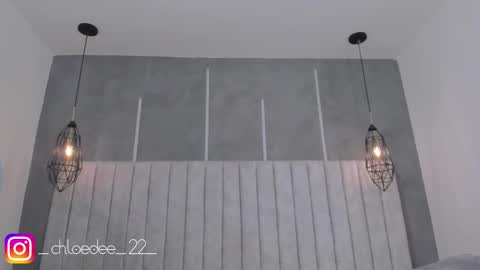 Snapshot of chloe_dee_ chatting on February 19, 11:28 am Chloe online show from February 19, 11:28 am