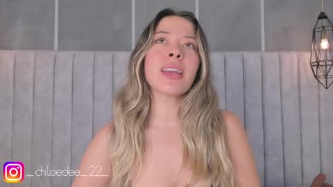 Snapshot of chloe_dee_ chatting on February 20, 2:24 pm Chloe online show from February 20, 2:24 pm