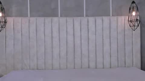 Snapshot of chloe_dee_ chatting on February 24, 11:54 am Chloe online show from February 24, 11:54 am