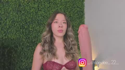 Snapshot of chloe_dee_ chatting on September 23, 10:51 am Chloe online show from September 23, 10:51 am