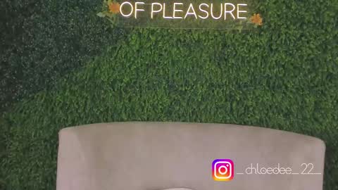 Snapshot of chloe_dee_ chatting on October 9, 12:03 pm Chloe online show from October 9, 12:03 pm