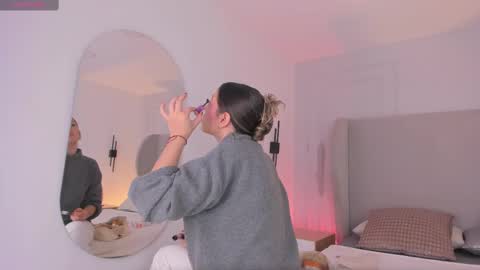 Snapshot of chloe_dee_ chatting on November 12, 6:58 am Chloe online show from November 12, 6:58 am